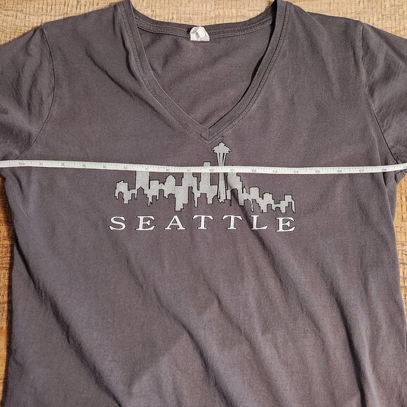 Seattle Women's T-Shirt Grey City Skyline - Picture 5 of 9